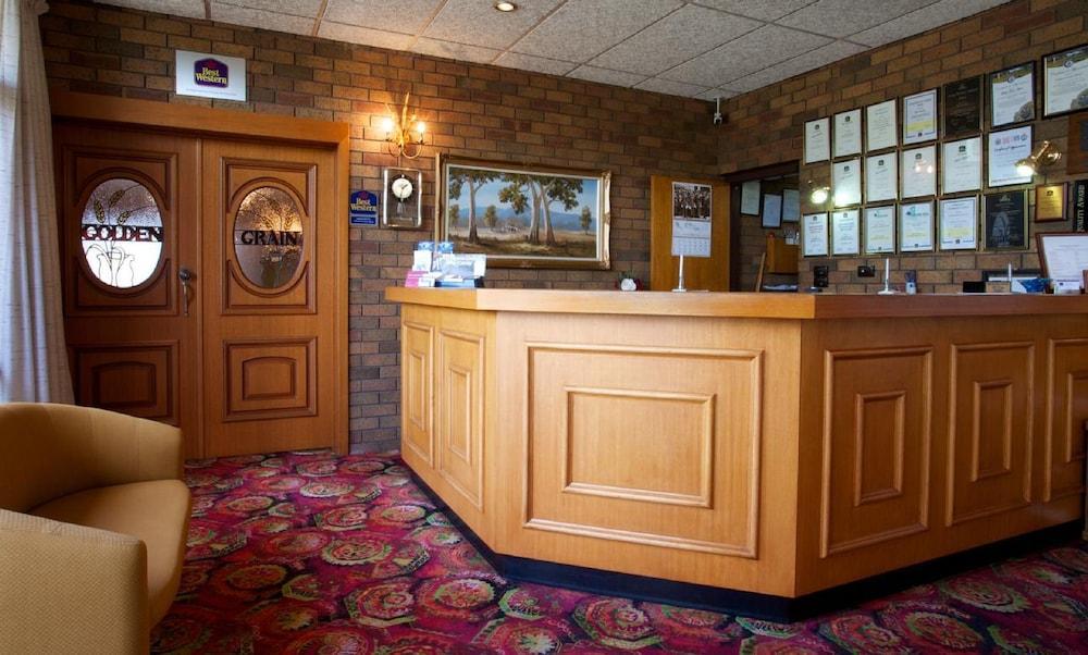 Golden Grain Motor Inn Horsham Exterior photo