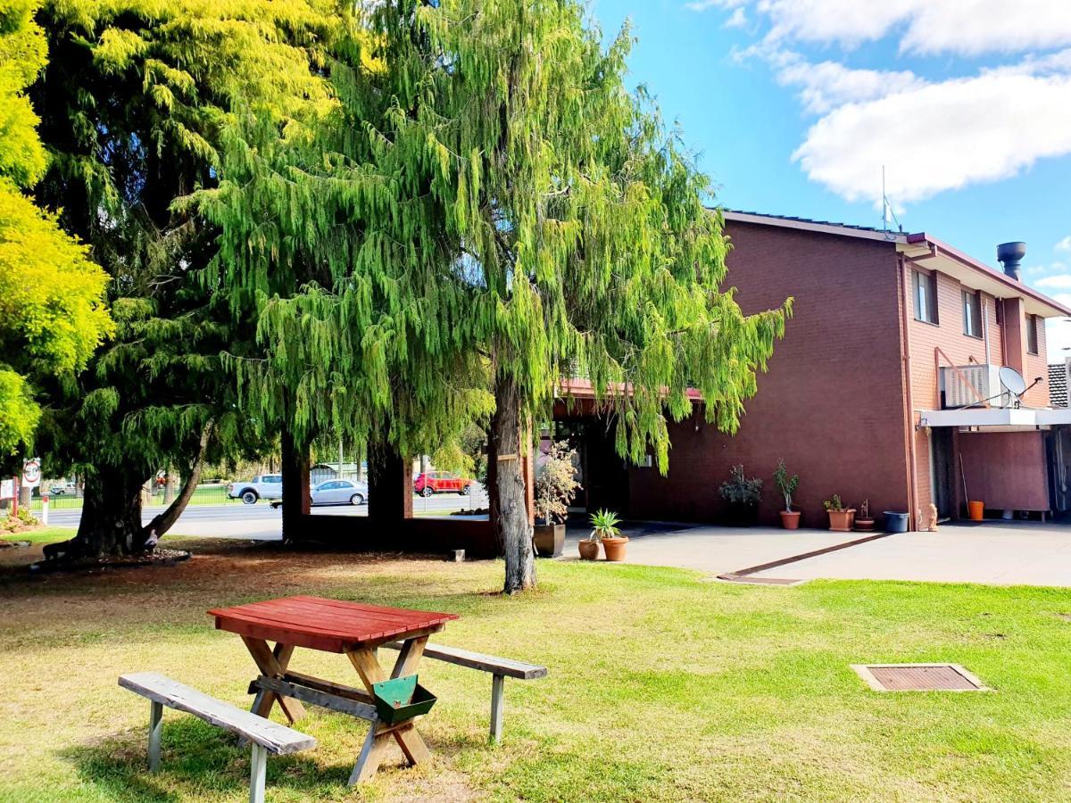 Golden Grain Motor Inn Horsham Exterior photo