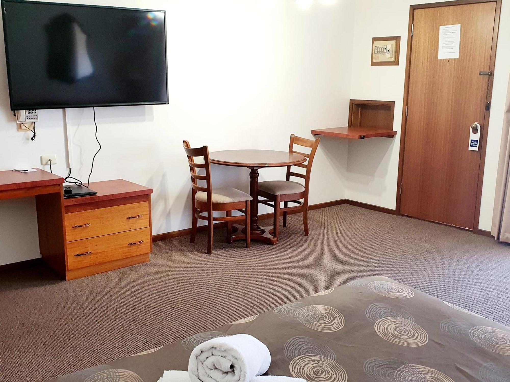Golden Grain Motor Inn Horsham Room photo